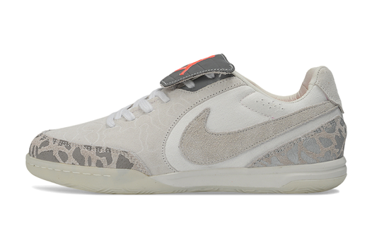Tenis de Fútbol Jordan x Nike Premier 3 IC - Blanco y Gris con Estampado (Césped Interior / Futsal)