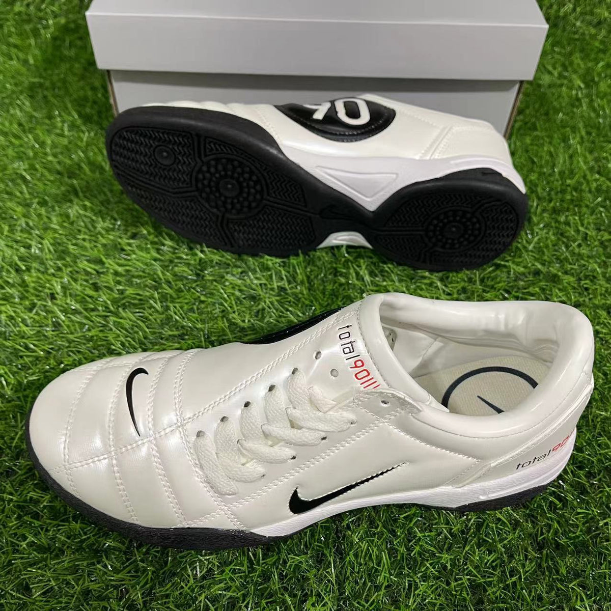 Tenis de Fútbol Nike Total 90 IC - Blanco / Negro (Césped Interior / Futsal)