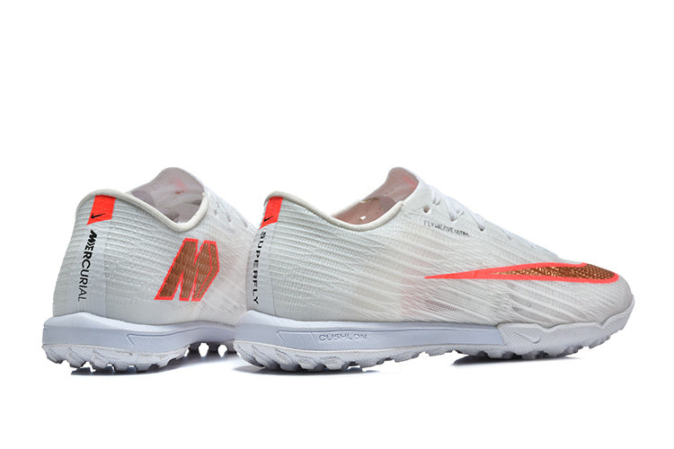 Tenis de Fútbol Nike Mercurial Vapor Academy TF - Blanco, Naranja y Dorado (Sintético / Turf)