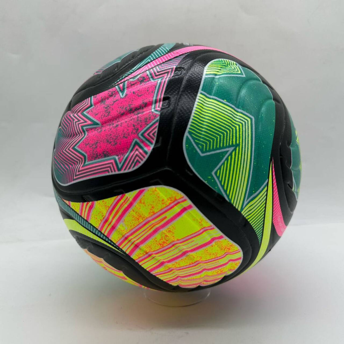 Balón Adidas FIFA Trionda Pro (Negro, Verde, Fucsia y Amarillo)