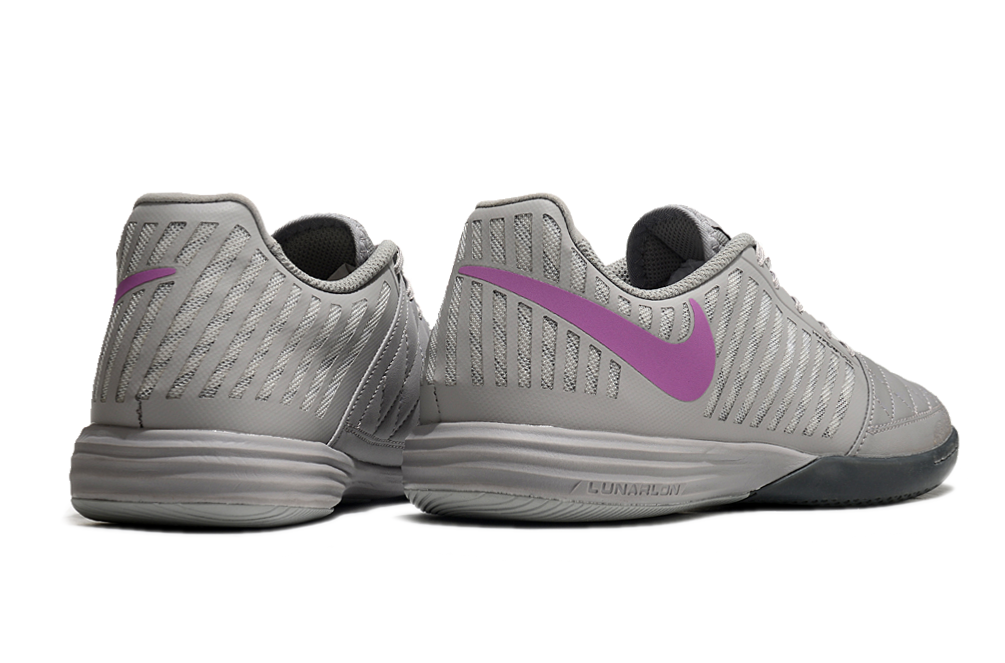 Tenis de Fútbol Nike Lunar Gato II - Gris con Swoosh Morado y Suela Gris y Negra (Césped Interior / Futsal)