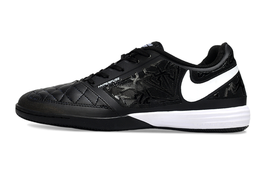 Tenis de Fútbol Nike Lunar Gato II - Negro con Patrón Gráfico, Swoosh Blanco y Suela Negra y Blanca (Césped Interior / Futsal)