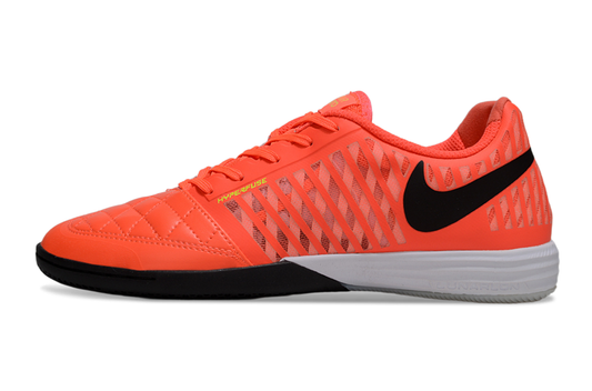 Tenis de Fútbol Nike Lunar Gato II - Naranja con Swoosh Negro y Suela Negra y Blanca (Césped Interior / Futsal)