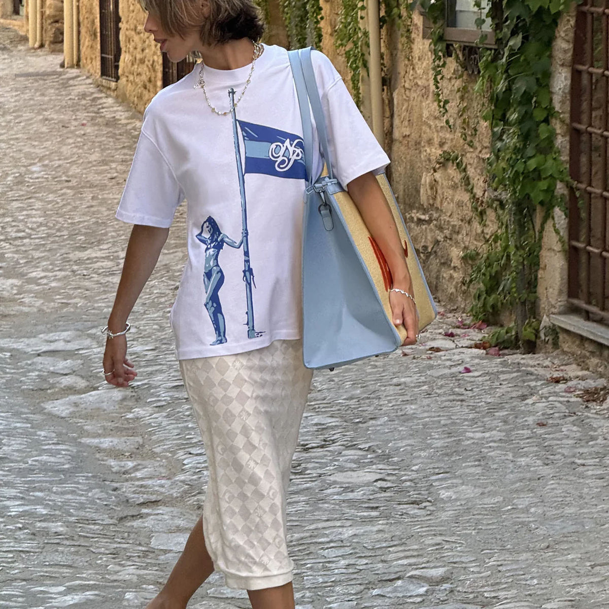 Camiseta Oversized Nude Project