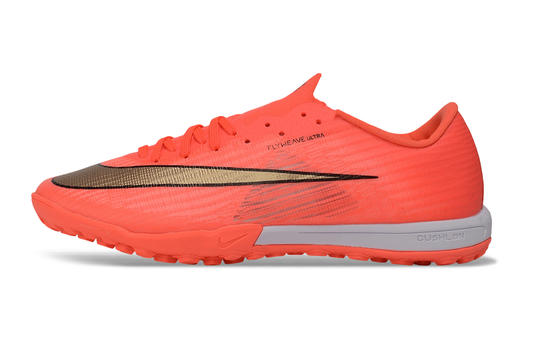 Tenis de Fútbol Nike Mercurial Vapor Academy TF - Coral y Dorado (Sintético / Turf)