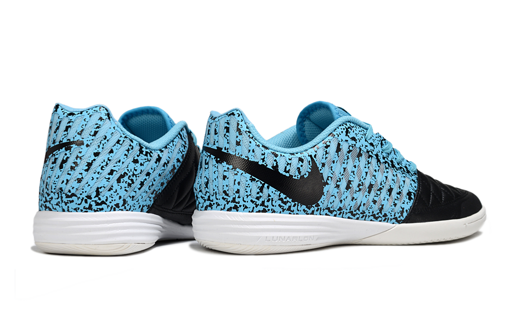 Tenis de Fútbol Nike Lunar Gato II - Celeste y Negro con Patrón Speckled, Swoosh Negro y Suela Blanca (Césped Interior / Futsal)