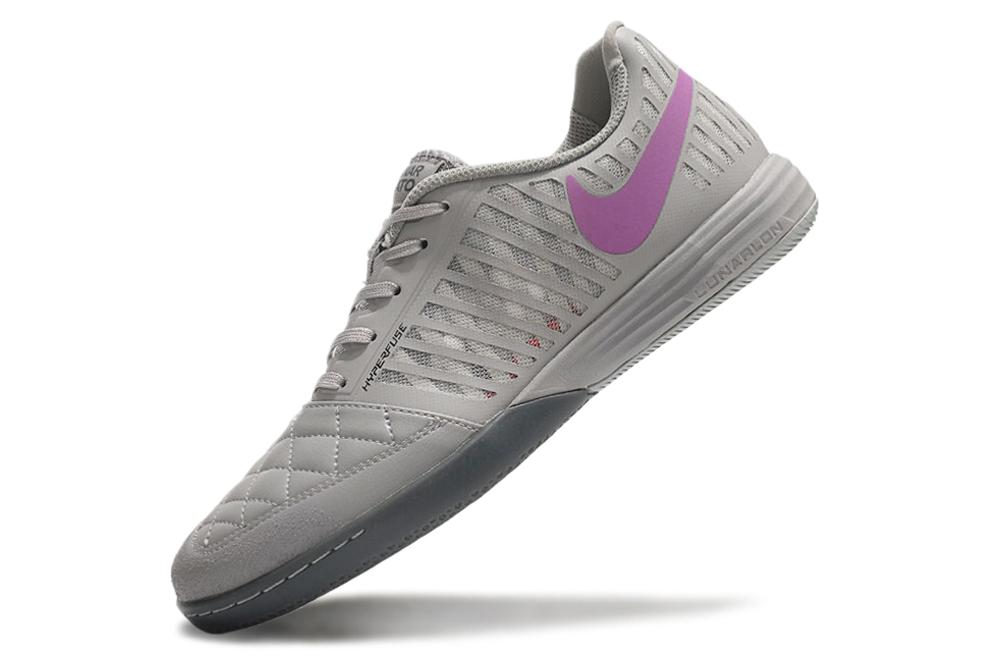Tenis de Fútbol Nike Lunar Gato II - Gris con Swoosh Morado y Suela Gris y Negra (Césped Interior / Futsal)