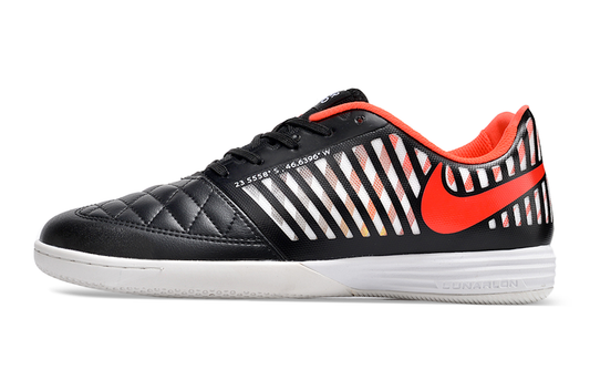 Tenis de Fútbol Nike Lunar Gato II - Negro y Blanco con Swoosh Naranja y Suela Blanca (Césped Interior / Futsal)