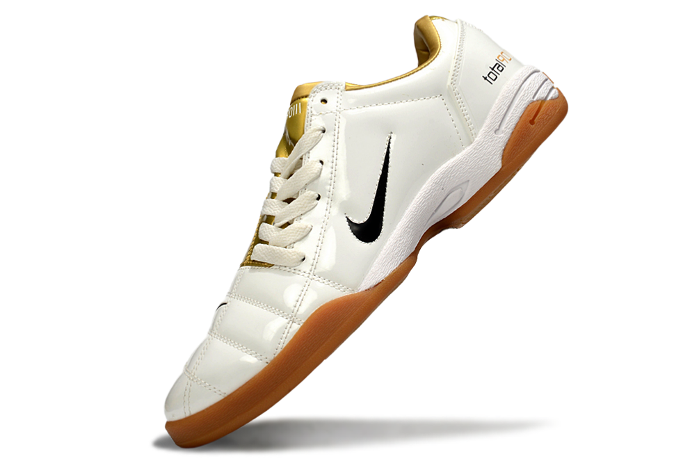 Tenis de Fútbol Nike Total 90 IC - Blanco / Dorado (Césped Interior / Futsal)