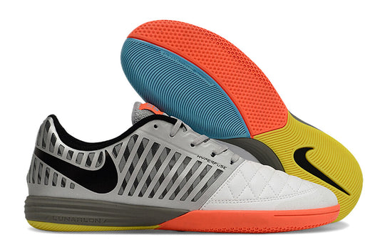 Tenis de Fútbol Nike Lunar Gato II - Gris y Blanco con Swoosh Negro y Suela Multicolor (Césped Interior / Futsal)