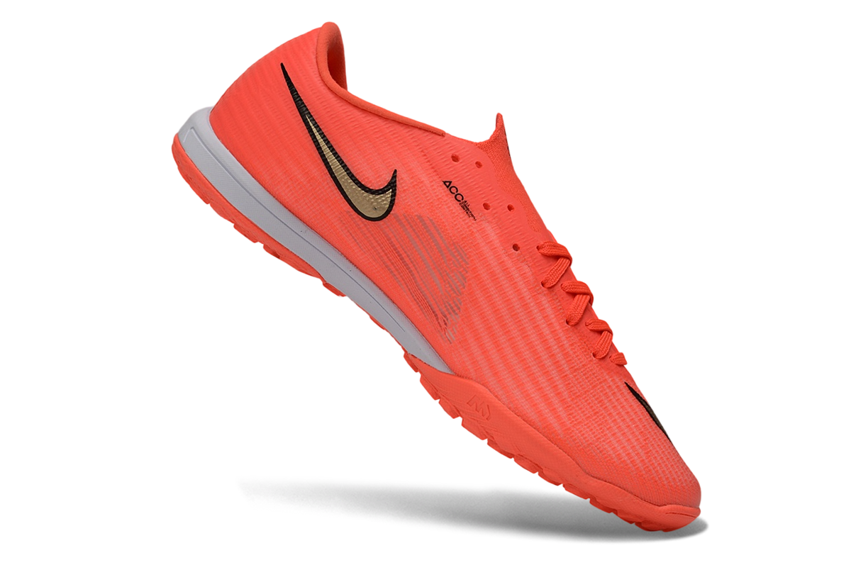 Tenis de Fútbol Nike Mercurial Vapor Academy TF - Coral y Dorado (Sintético / Turf)
