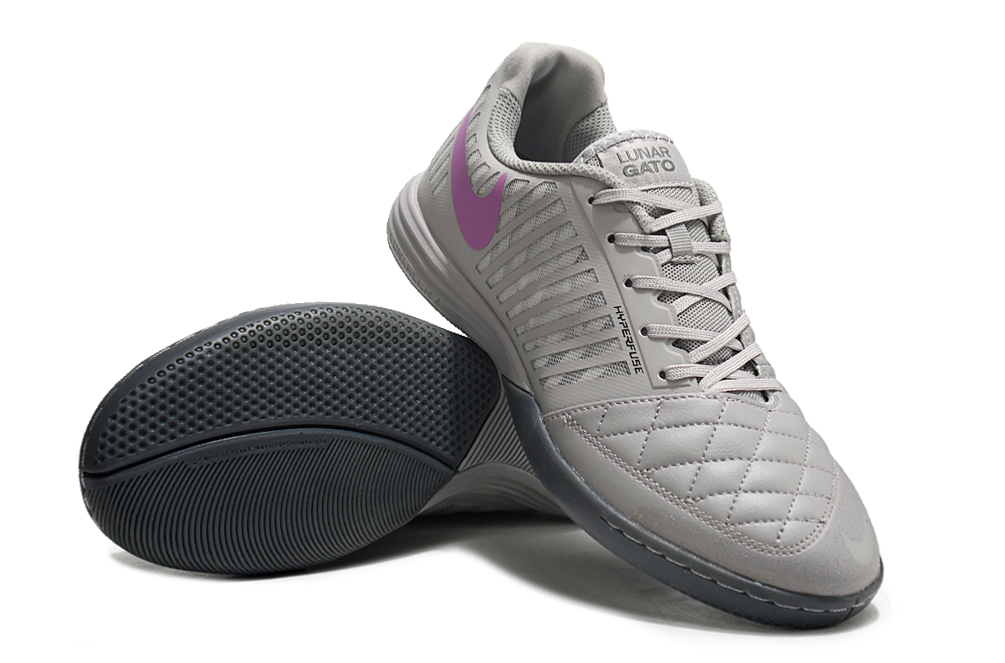 Tenis de Fútbol Nike Lunar Gato II - Gris con Swoosh Morado y Suela Gris y Negra (Césped Interior / Futsal)