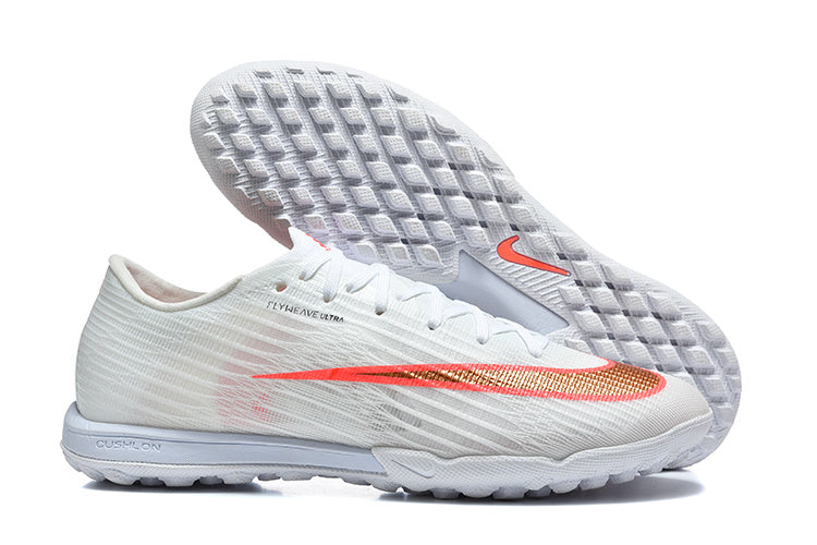 Tenis de Fútbol Nike Mercurial Vapor Academy TF - Blanco, Naranja y Dorado (Sintético / Turf)
