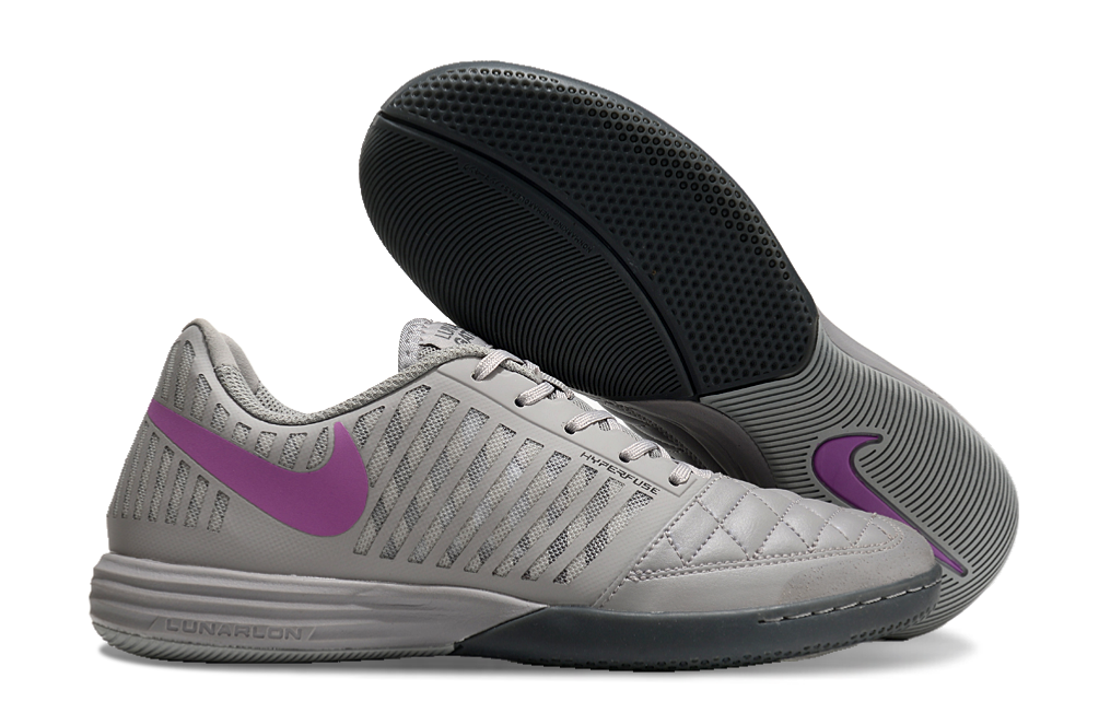 Tenis de Fútbol Nike Lunar Gato II - Gris con Swoosh Morado y Suela Gris y Negra (Césped Interior / Futsal)