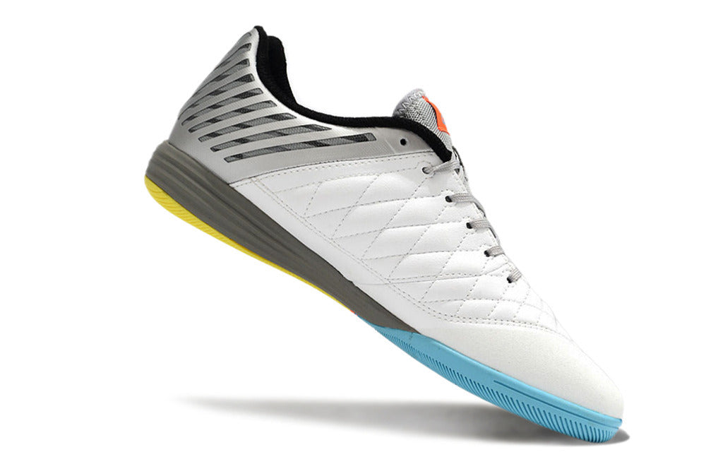 Tenis de Fútbol Nike Lunar Gato II - Gris y Blanco con Swoosh Negro y Suela Multicolor (Césped Interior / Futsal)