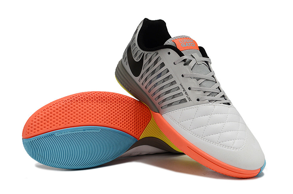 Tenis de Fútbol Nike Lunar Gato II - Gris y Blanco con Swoosh Negro y Suela Multicolor (Césped Interior / Futsal)