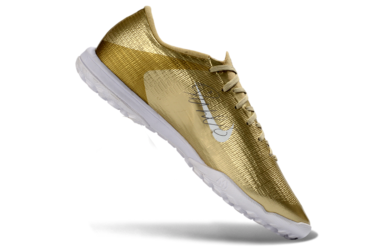 Tenis de Fútbol Nike Mercurial Vapor CR7 Academy TF - Dorado y Blanco (Sintético / Turf)