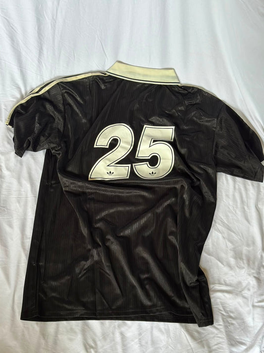 Camiseta Adidas X Oasis Negra