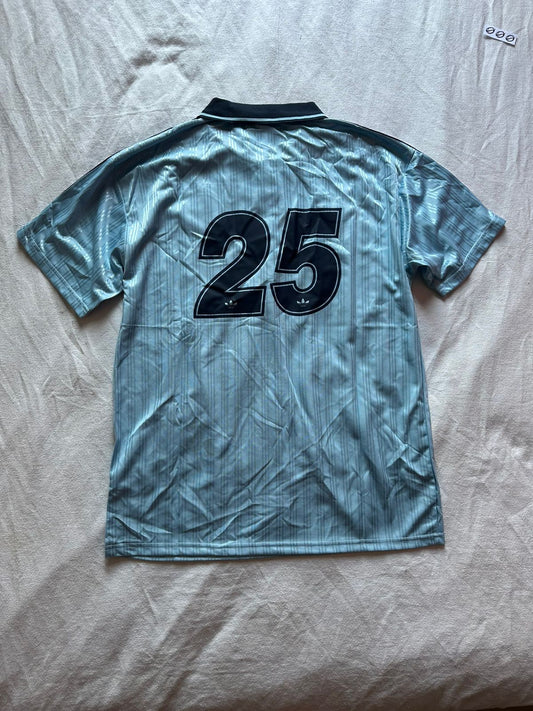 Camiseta Adidas X Oasis Celeste
