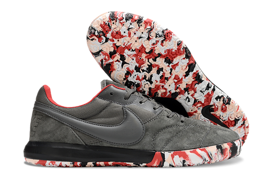 Tenis de Fútbol Nike Street Gato - Gris Oscuro / Antracita, Detalles en Rojo y Suela con Patrón Estampado de Camuflaje / Mármol (Rojo, Negro y Blanco) (Césped Interior / Futsal)