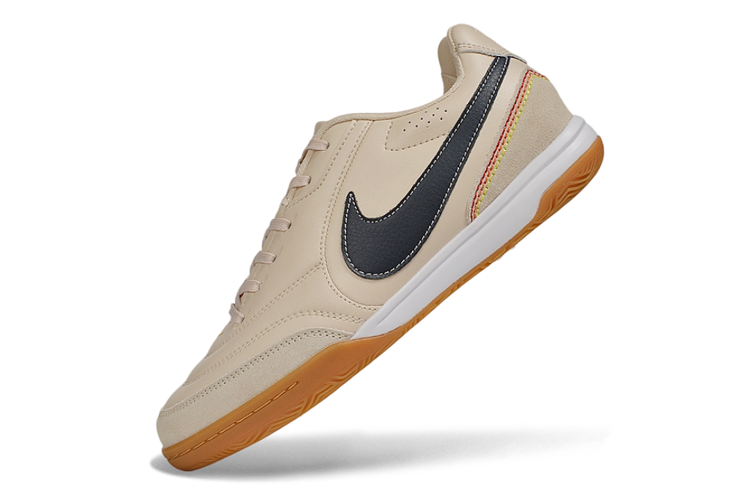 Tenis de Fútbol Nike Premier 3 IC - Beige, Negro y Detalles Multitono (Césped Interior / Futsal)