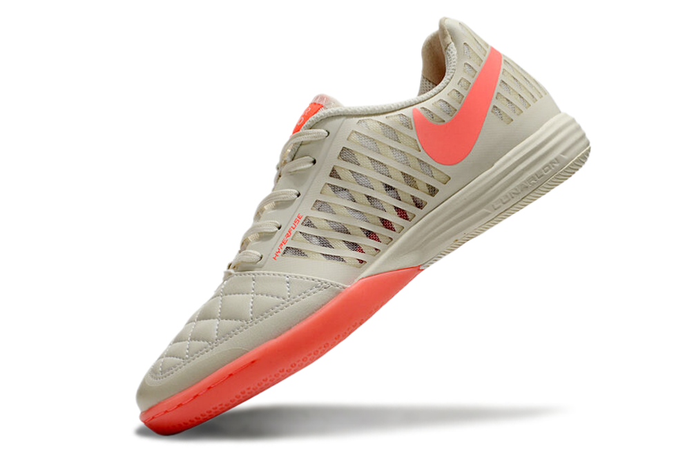 Tenis de Fútbol Nike Lunar Gato II - Beige y Coral con Swoosh Coral y Suela Coral (Césped Interior / Futsal)