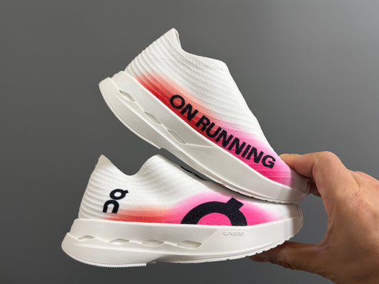 Tenis Deportivos On Running CloudTec - Blanco, Fucsia y Negro (Niño)